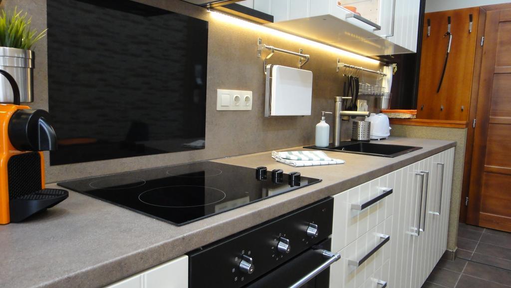 Mgtels Apartman - With Private Parking Budapest Exterior foto